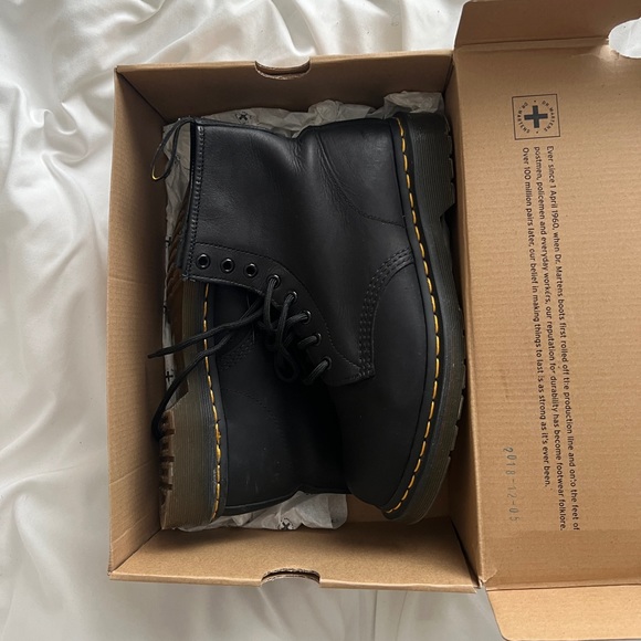 COPY - DR. MARTENS 1460 LACE UP BOOTS Men - Picture 3 of 8